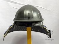 出眉庇椎の実形兜(でまびさし しいのみなりかぶと)【棚眉庇】